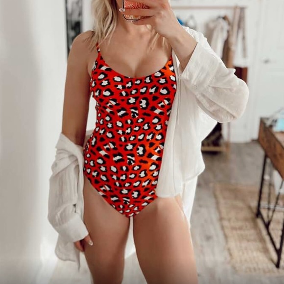 CUPSHE Women's Red V Neck Leopard Print Cut Out Back One Piece Swimsuit NWT XL - Picture 3 of 14